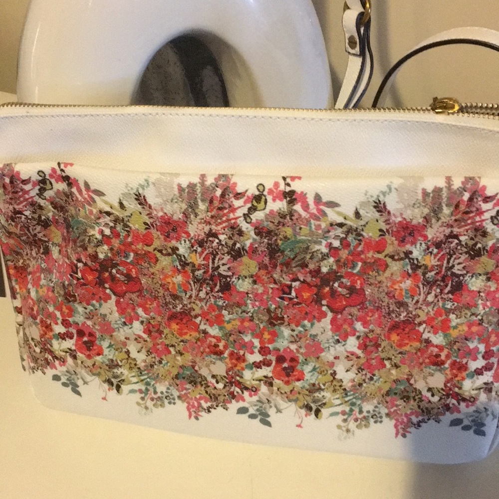 Italian Leather Crossbody - Picture 2 of 4